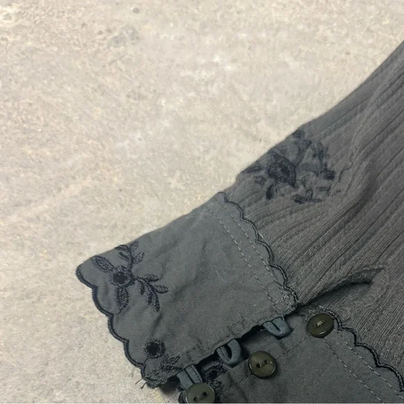 Free people new Elegant Black Embroidered Women's Top - Picture 3 of 5